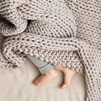 Bearaby Hand-Knit Kids Weighted Blanket - Chunky Knit Blanket - Sustainable, Breathable, and Calming - Machine Washable for Easy Maintenance (Moonstone Grey, 6 lbs)